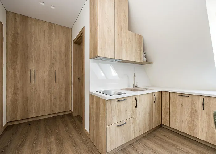 Marselis - By Pailsek Pajury